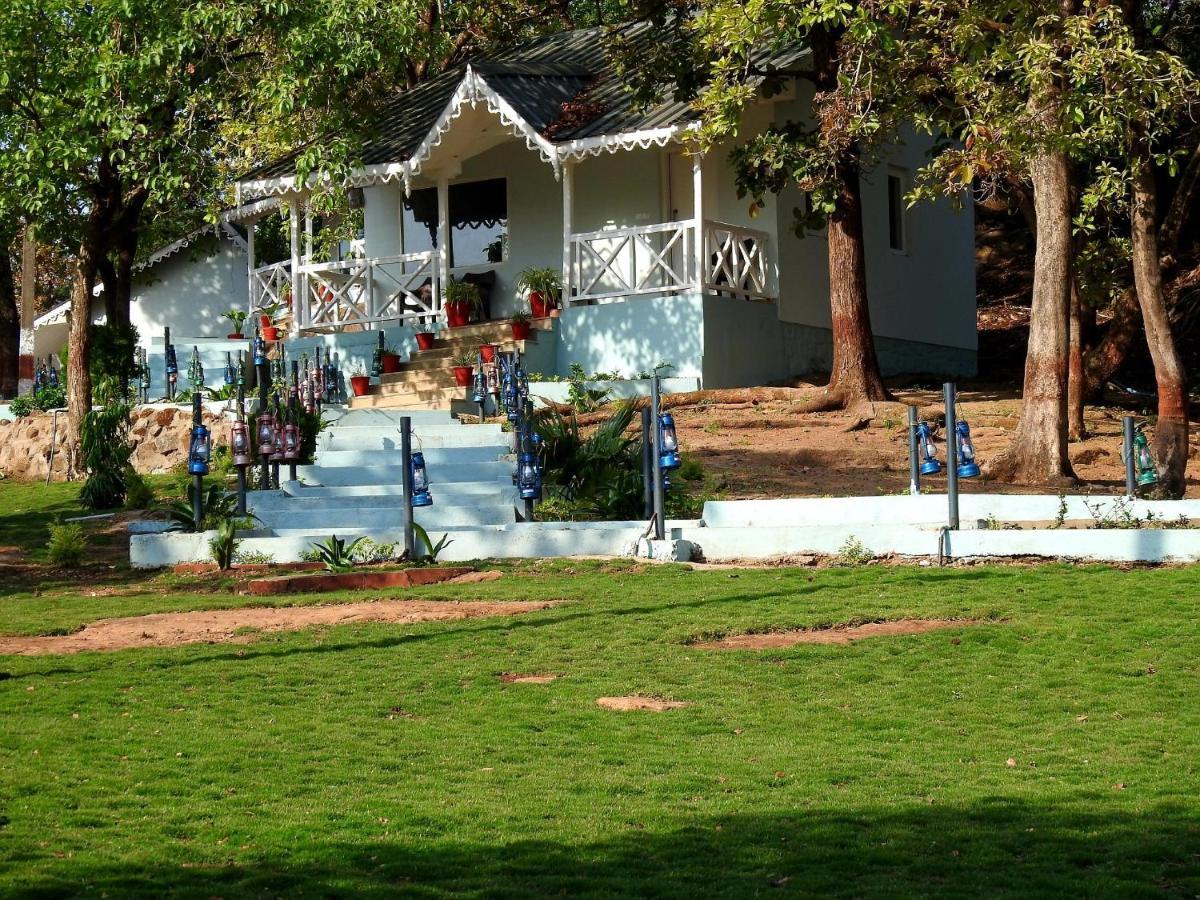 Greendale Resort Pachmarhī エクステリア 写真