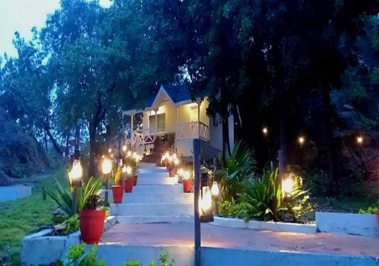 Greendale Resort Pachmarhī エクステリア 写真